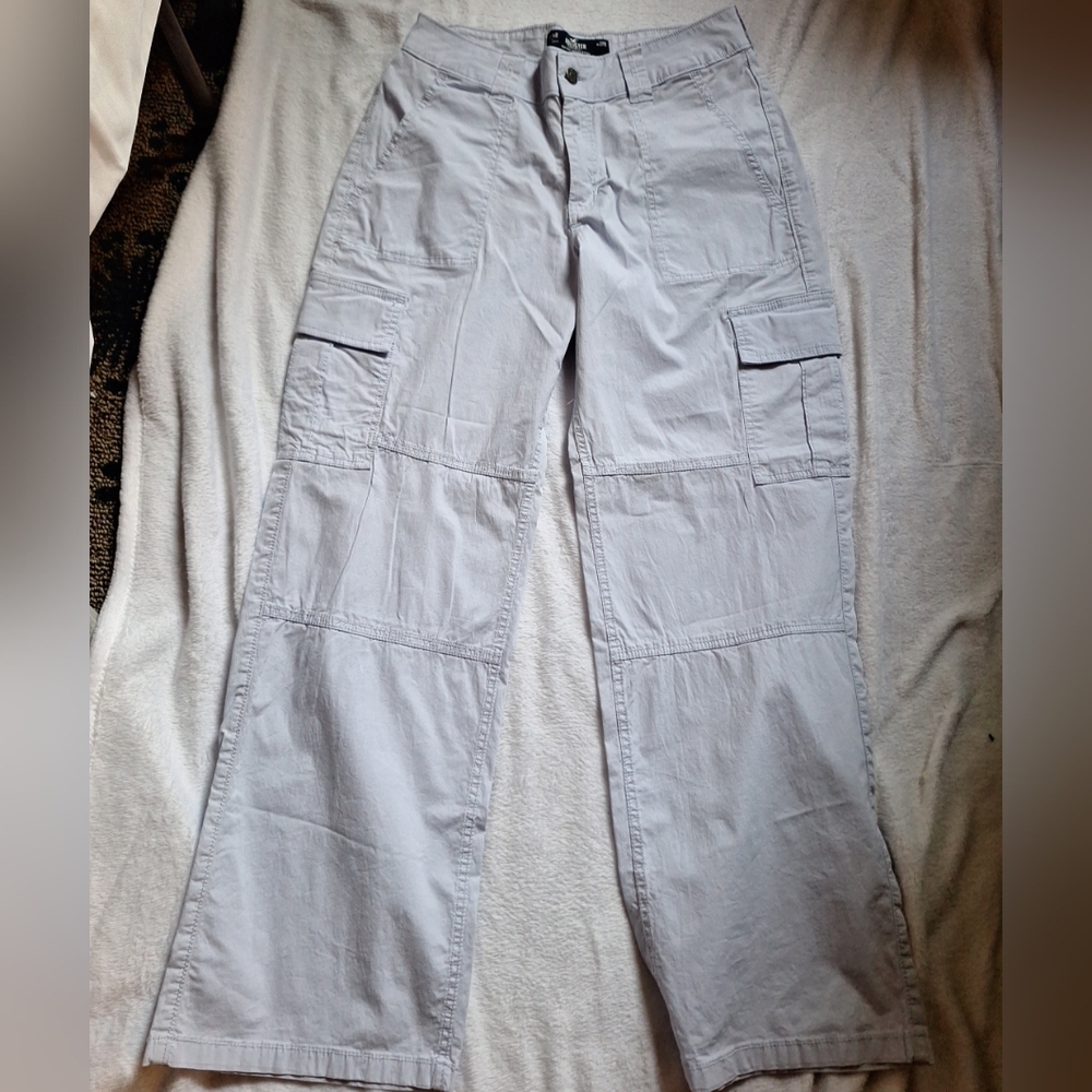Hollister high rise vintage baggi cargo pants 27R light blue 5R/4R